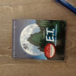 E.T. The Extra-Terrestrial 2-Disc Limited Collector's Edition DVD